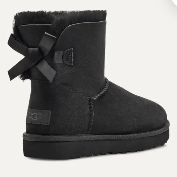 UGG Black Shearling Mini Bailey Bow Il Boots - Size 7 New In Box - Picture 1 of 16